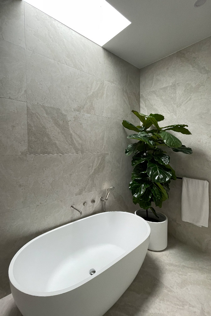ARG R Bathroom side 02